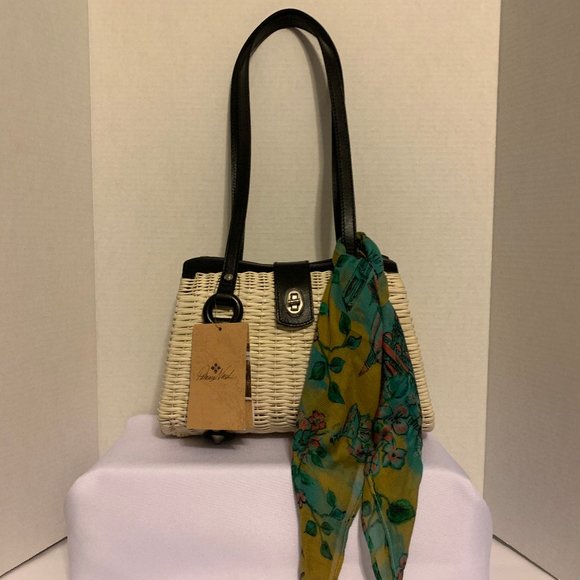 Patricia Nash - Picture 1 of 7